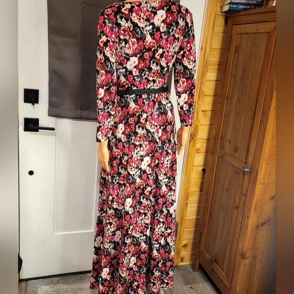 Pink Blush Gorgeous Floral Dress - Picture 7 of 8